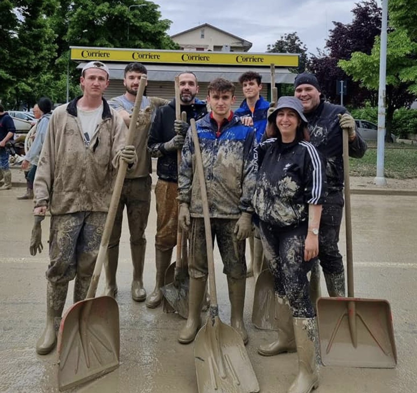Alluvione - Giovani di Sant'Albano a Forlì