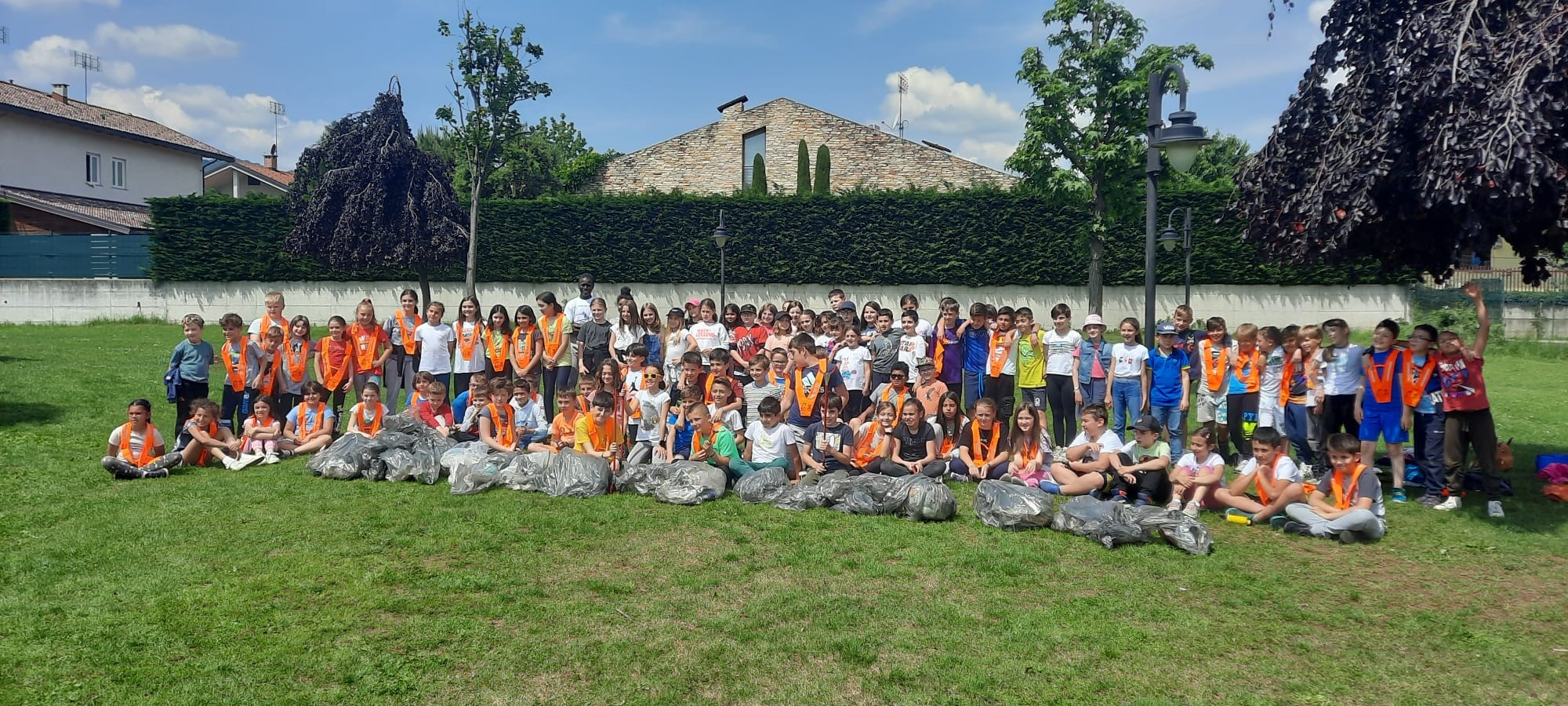 La Guida - Borgo, i bambini della scuola primaria puliscono i parchi