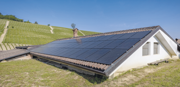 La Guida - Arriva “l’agrisolare”: via libera al fotovoltaico su tetti di stalle e cascine