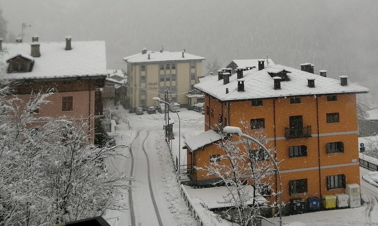 CASTELDELFINO veduta invernale (2)