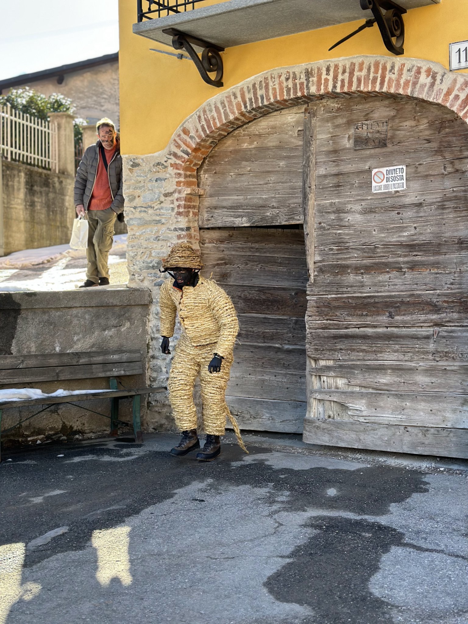 Valdieri-Carnevale-alpino-e-orso-di-Segale