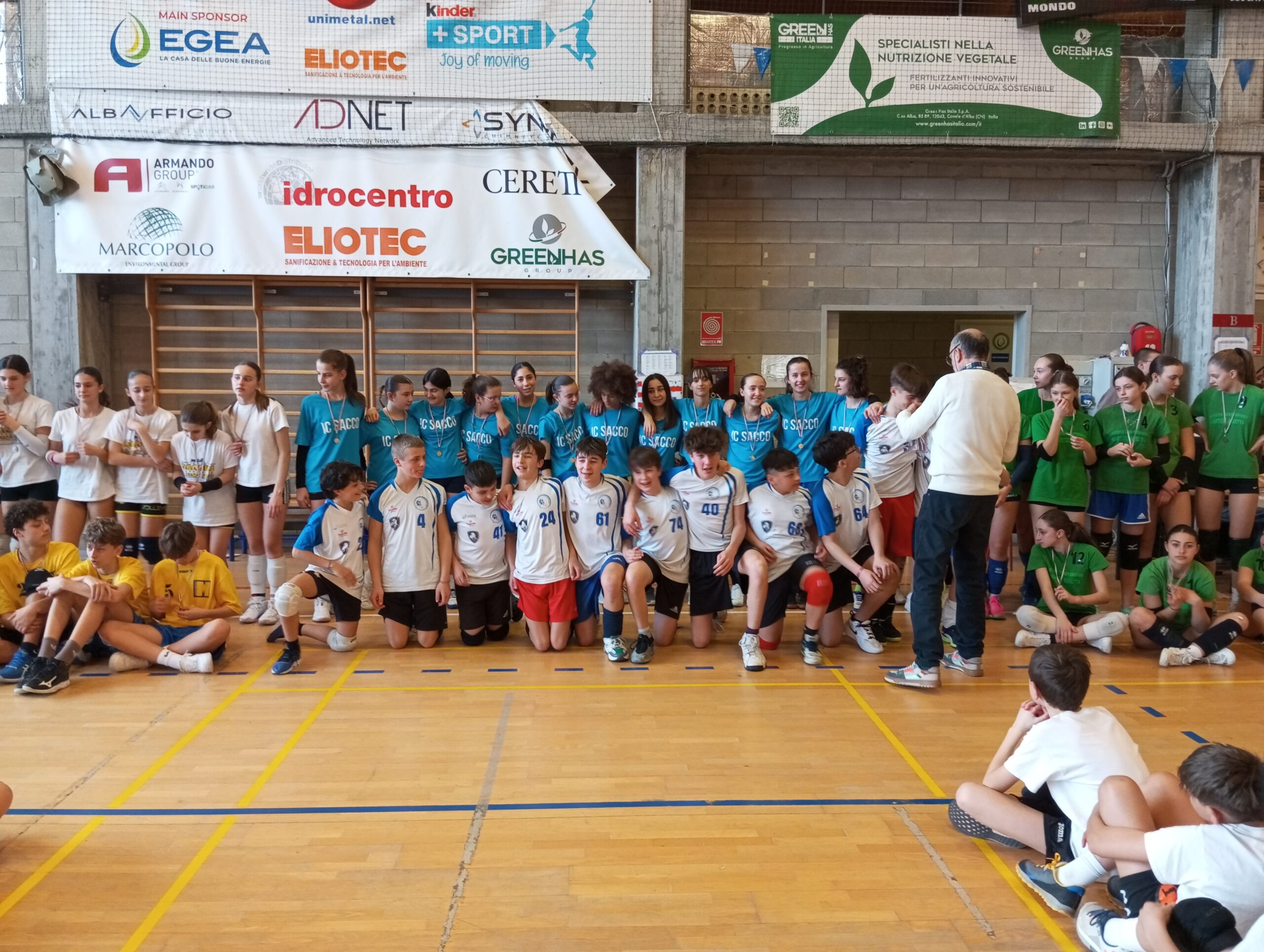 Boves - squadra di pallavolo dell'Istituto comprensivo Vassallo