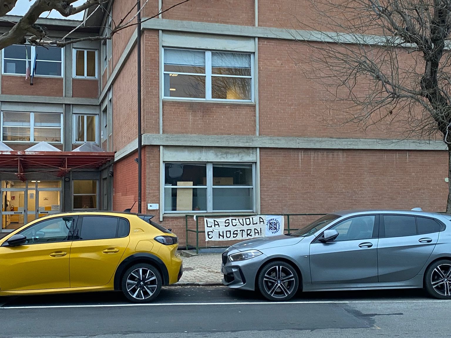 Scritte scuole Alba